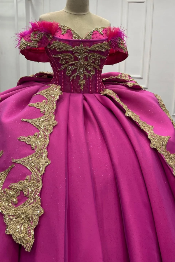 Ball Gown Off Shoulder Sleeveless Beaded Feather Gold Appliques Fuchsia Satin Quinceanera Dress Evening Party Gown for Sweet 16