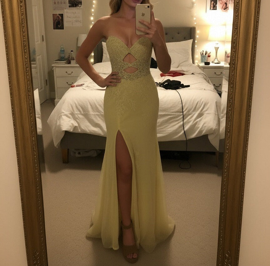 Mermaid Cut Out Strapless Floor-Length Formal Prom Dresses with Lace Appliques