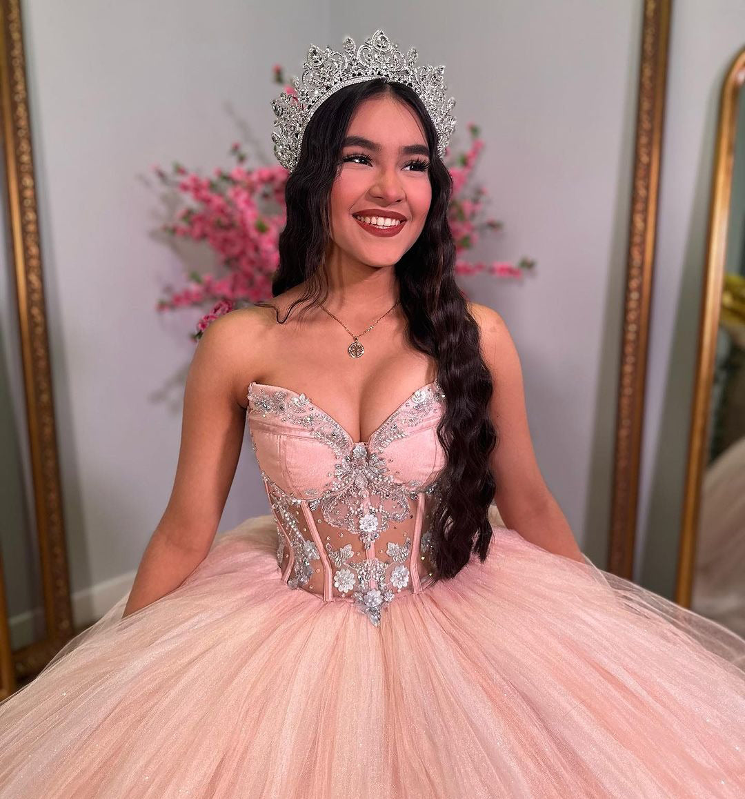 Luxury & Elegant Ball Gown Strapless Lace Appliques Beaded Pink Tulle Princess Quinceanera Dress Formal Evening Party Gown for Sweet 16