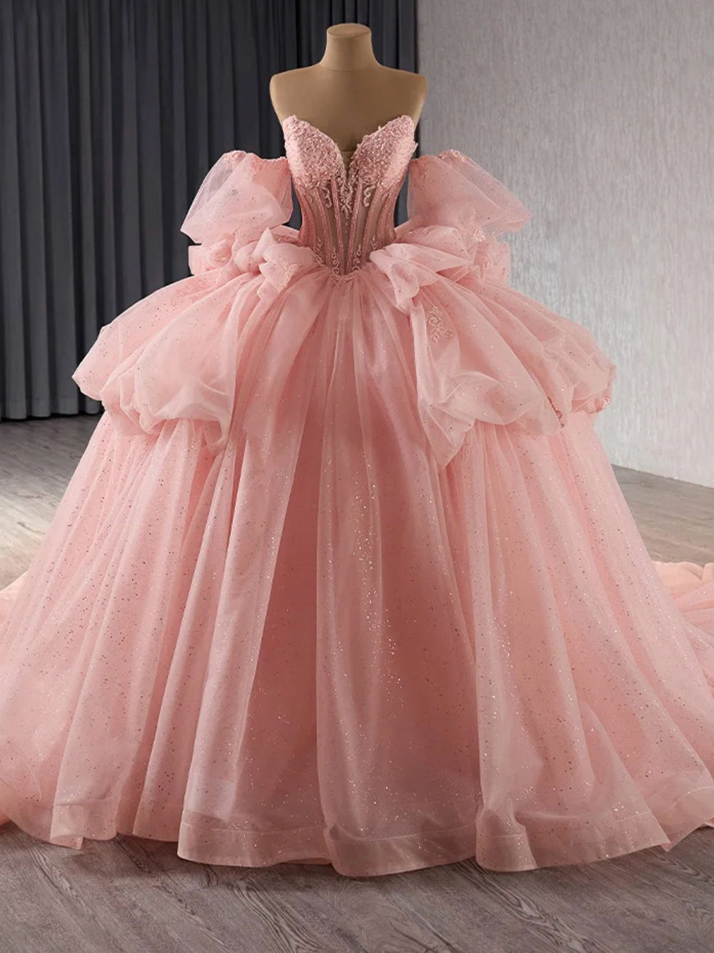 Chic & Modern Ball Gown Strapless Detachable Sleeves Appliques Ruffle Tiered Bow Knot Pink Tulle Quinceanera Dress Princess Birthday Party Gown for Sweet 16