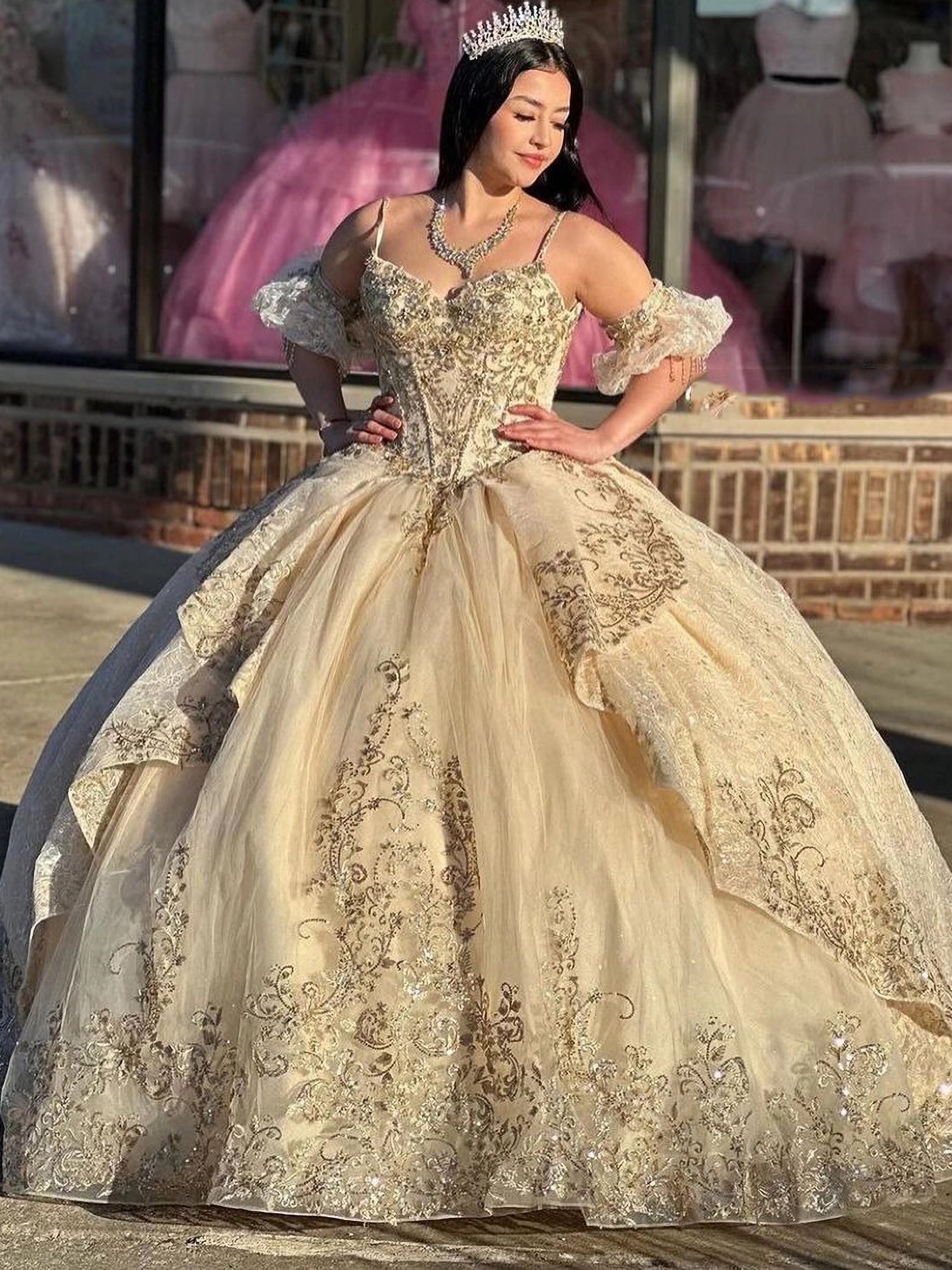 Luxury Ball Gown Sweetheart Neck Detachable Sleeves Lace Appliques Beaded Tiered Champagne Quinceanera Dress Birthday Evening Party Dress for Sweet 16