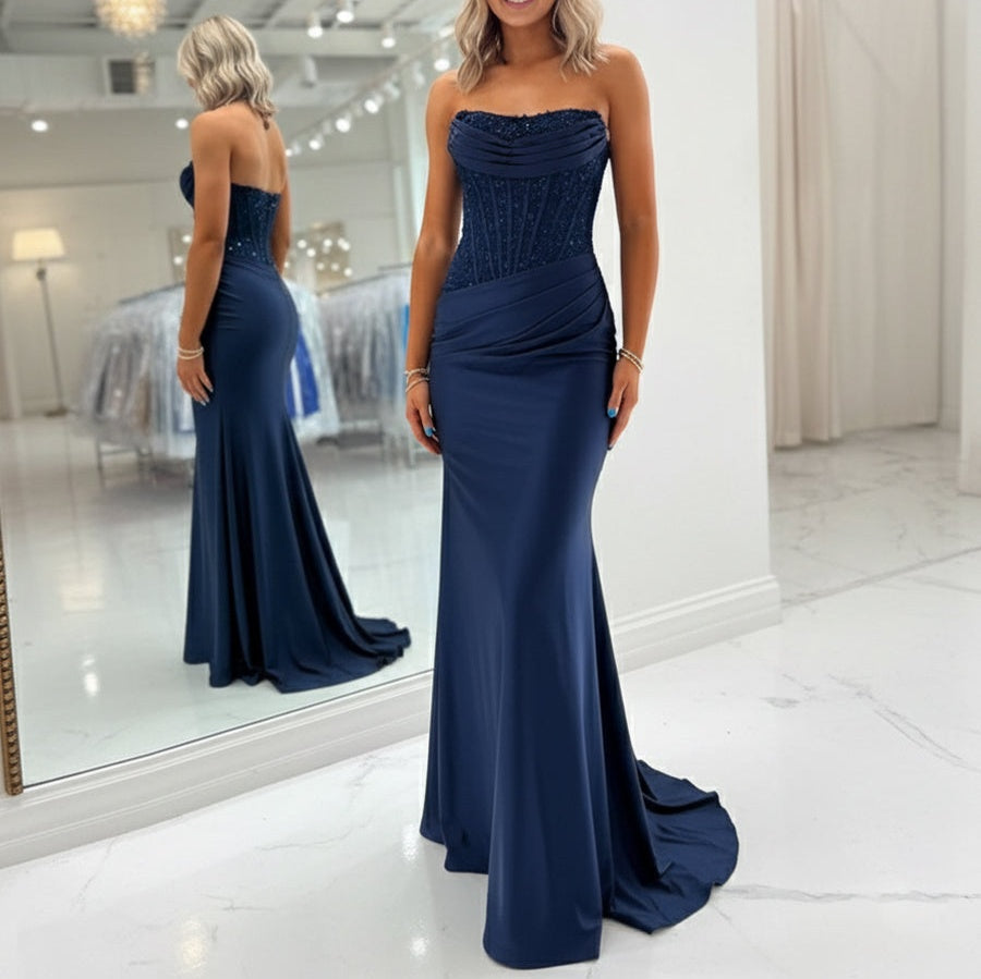 Bodycon Scoop Neck Satin Long Prom Dress with Appliqeus