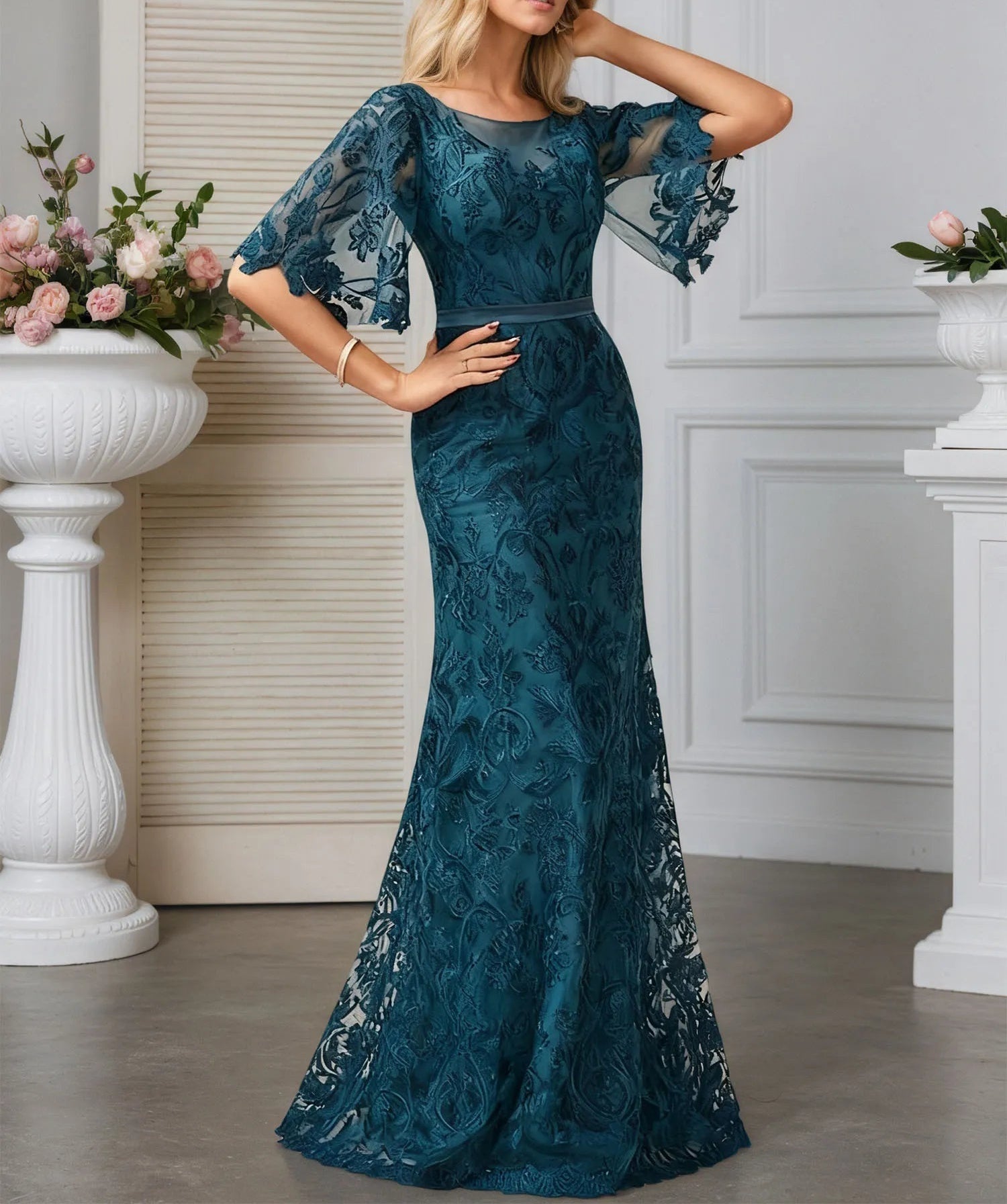 A-line Scoop Neck Floor-Length Lace Evening Dress With Appliques
