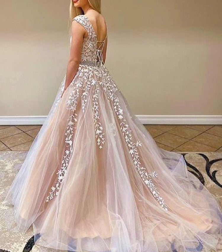 Beautiful Cap Sleeve Lace Prom Dress Long Tulle Evening Party Gowns