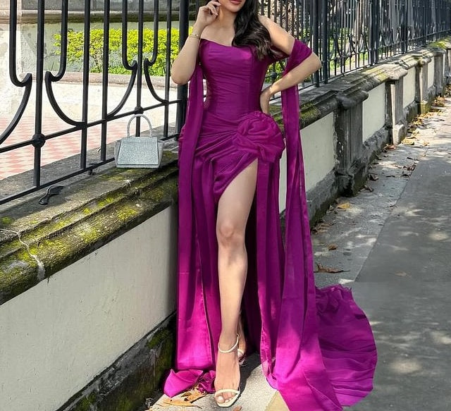 Classy Orchid Sweetheart Prom Dresses Satin Sleeveless High Slit With Pleats