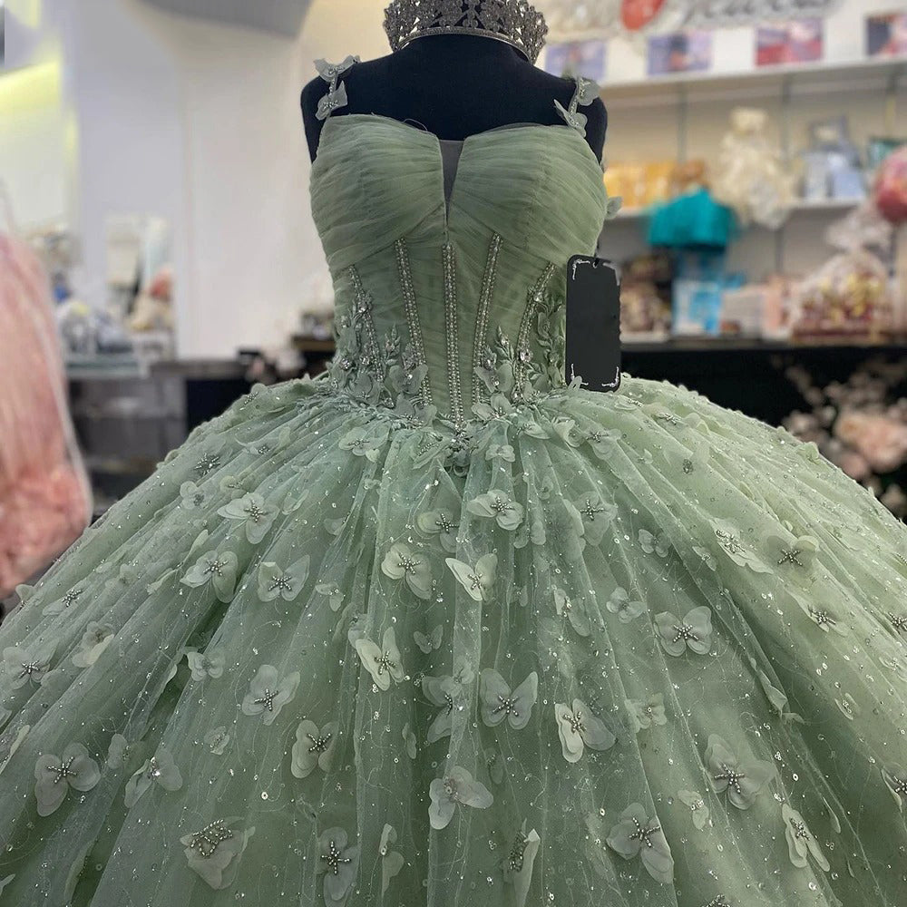 Chic& Modern Ball Gown Sweetheart Neck Spaghetti Straps 3D Butterfly Lace Appliques Sage Green Tulle Quinceanera Dress Princess Gown for Sweet 16