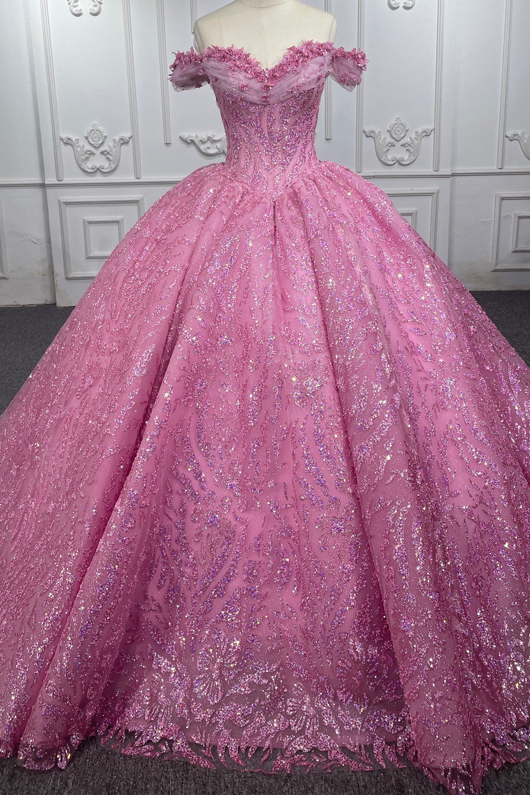 Exquisite Quinceanera Dresses Ball Gown V-neck Sleeveless Prom Dresses