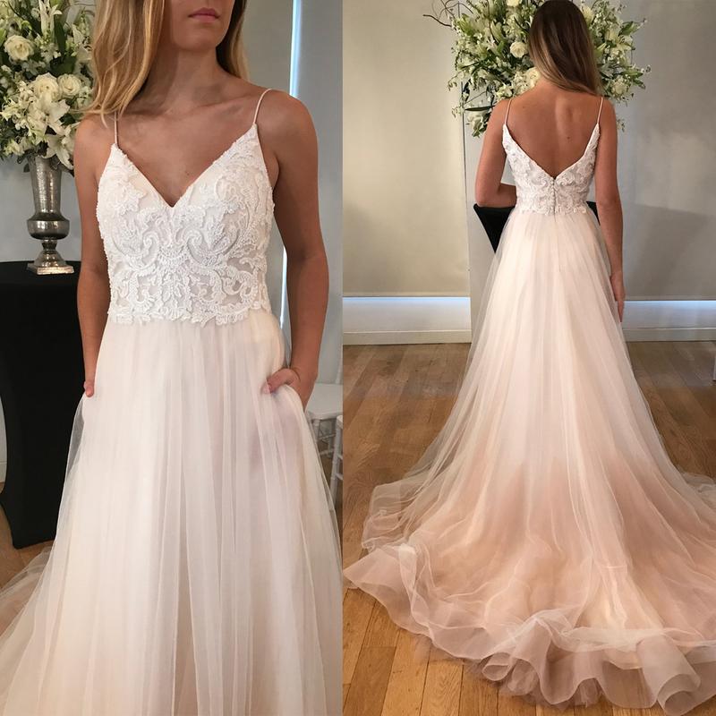 Chic Spaghetti Straps V Back Sleeveless Tulle Floor Length A Line Wedding Dresses